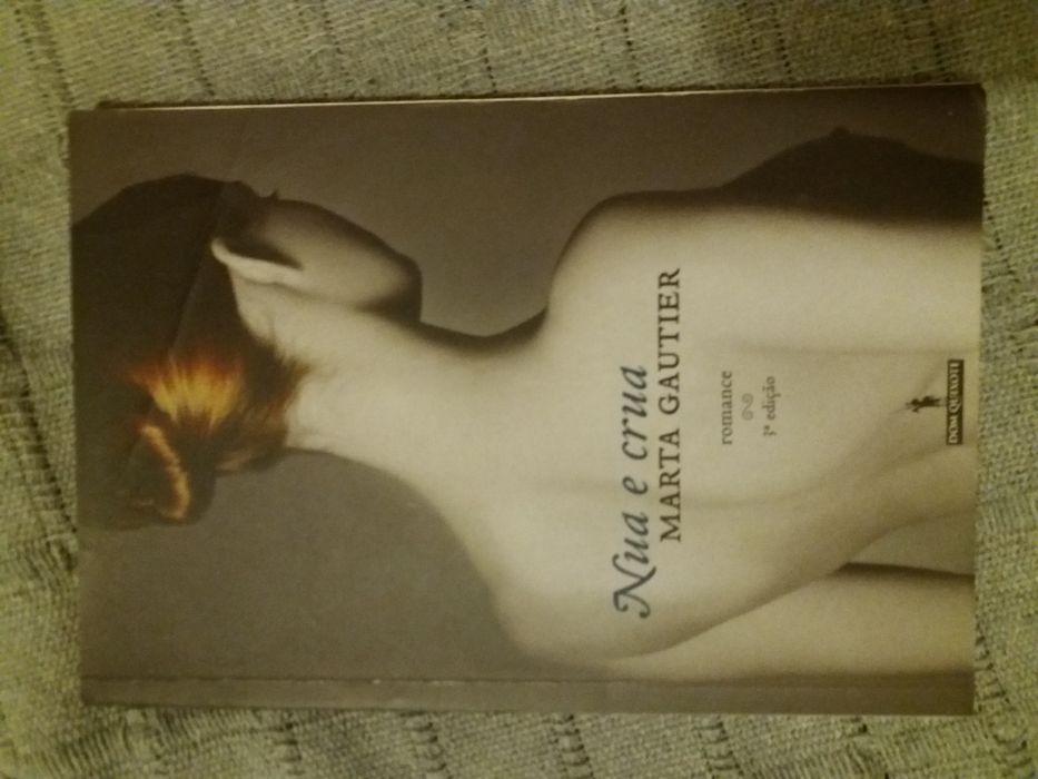 Livro "Nua e Crua"