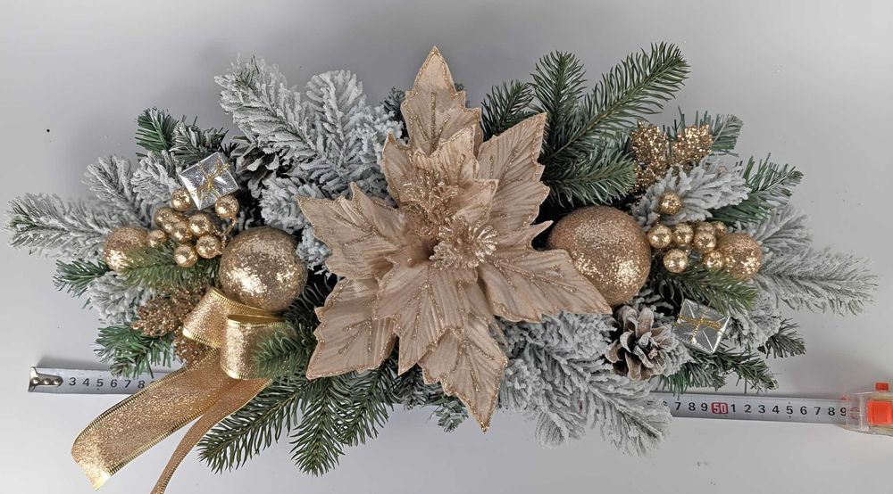 Новорічна екібана з пуансетією