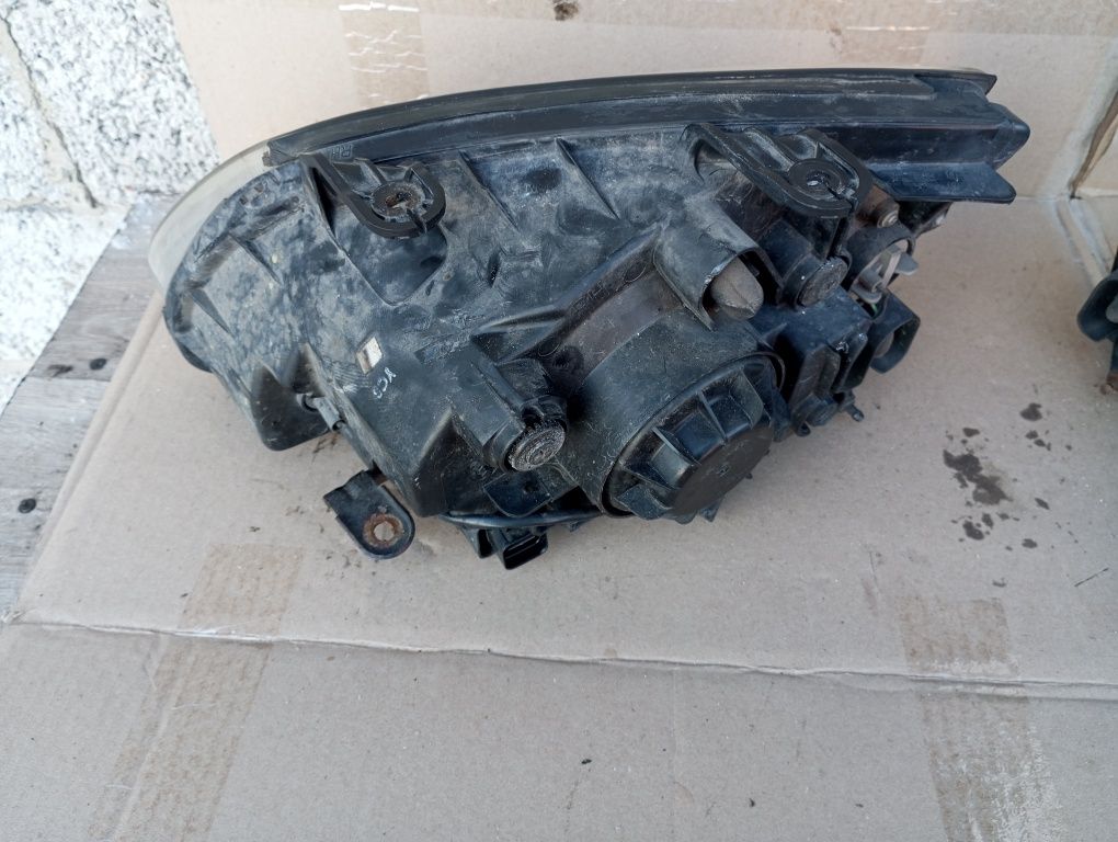 Фари оптика Kia Carens 2 2002-2006