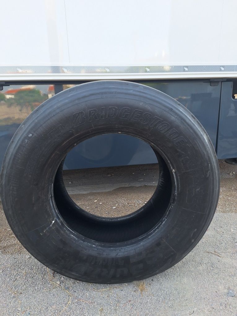 Pneus Bridgestone rechapados