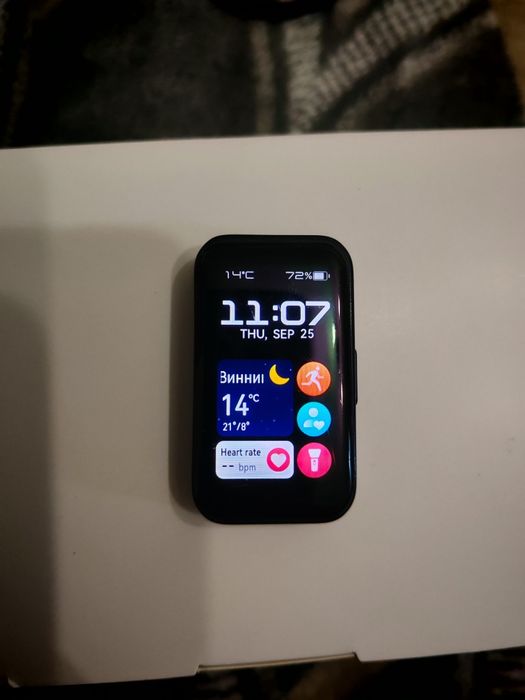 Huawei band 8 смарт годинник