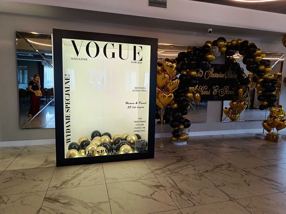 Wynajem Fotobox Magazine – FOTOBUDKA VOGUE  druk zdjęć, biały i czarny