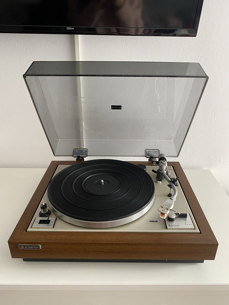 Gira-Discos Sanyo TP-625
