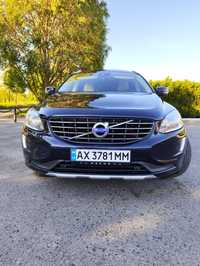 VOLVO XC60-2.5. (2015г)