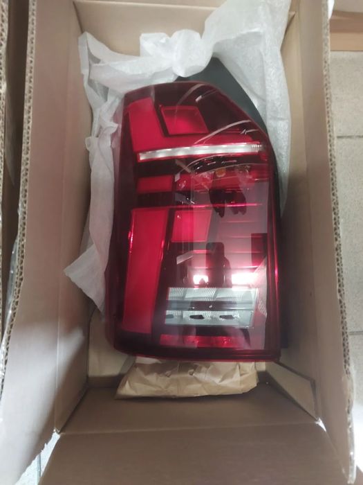 Lampy tyŁ  led pod klapę komplet vw T6.1