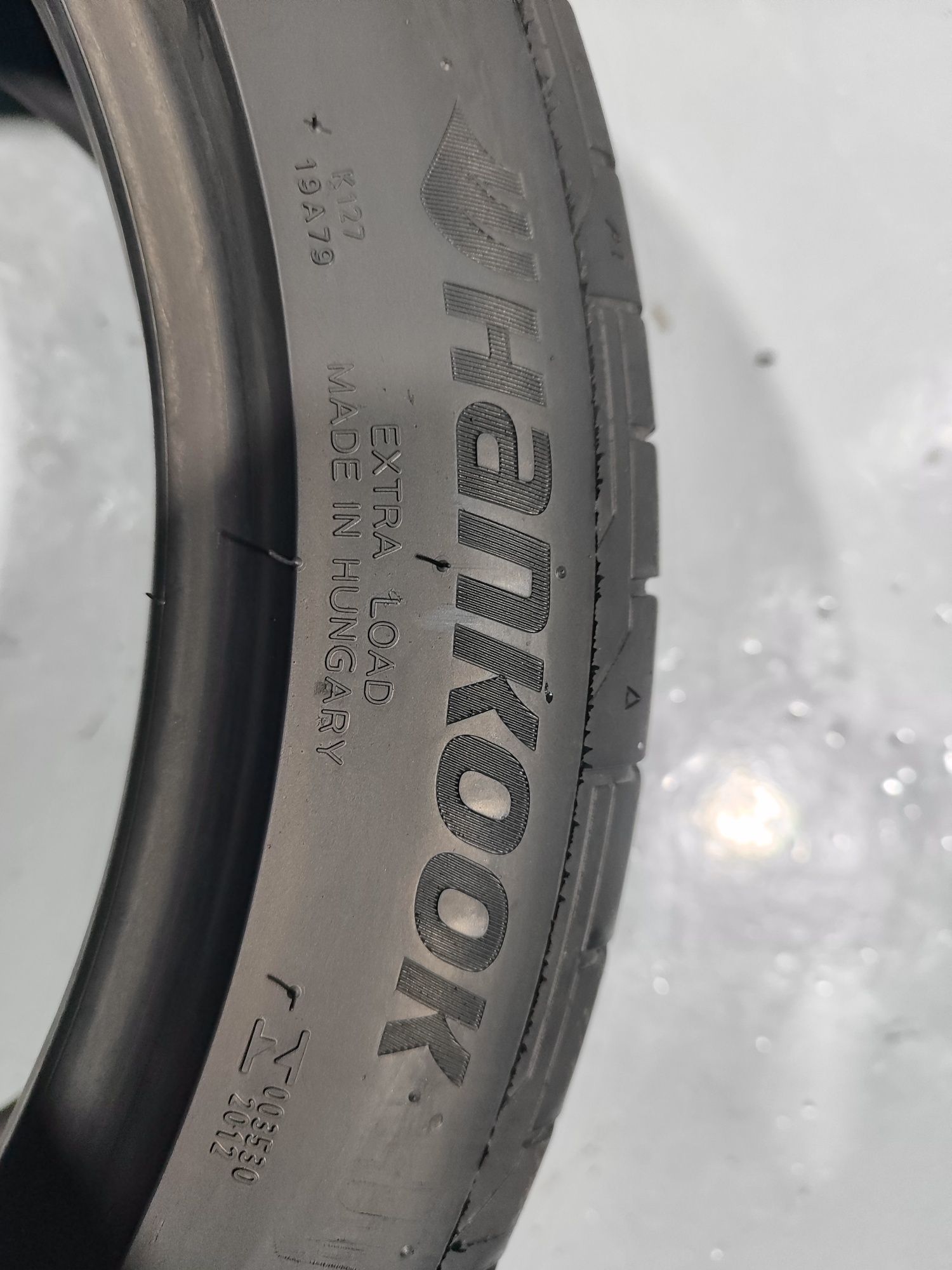 2 pneus semi novos 215-45R17 Hankook - Oferta dos Portes