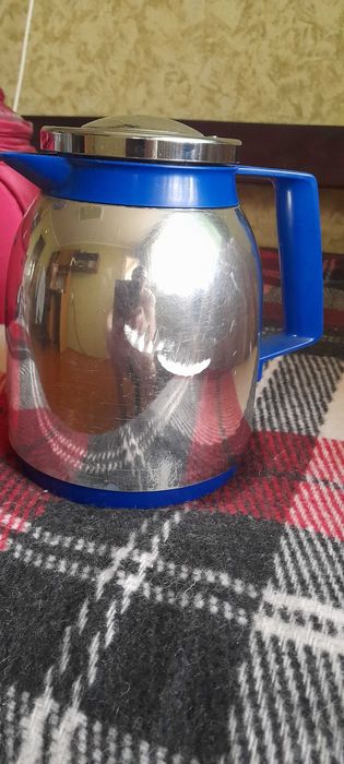 Термос пластиковый со стеклянной колбой 1,7 литра