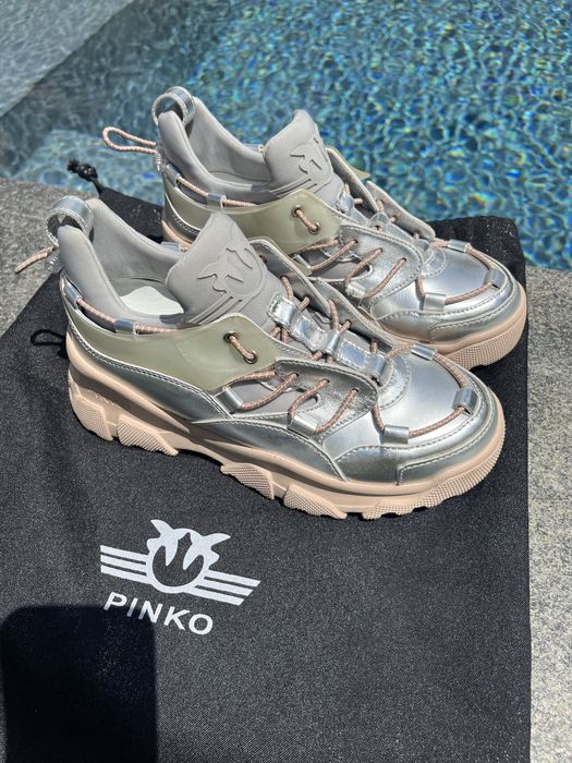 PINKO | Серебристые кроссовки из лаковой кожи