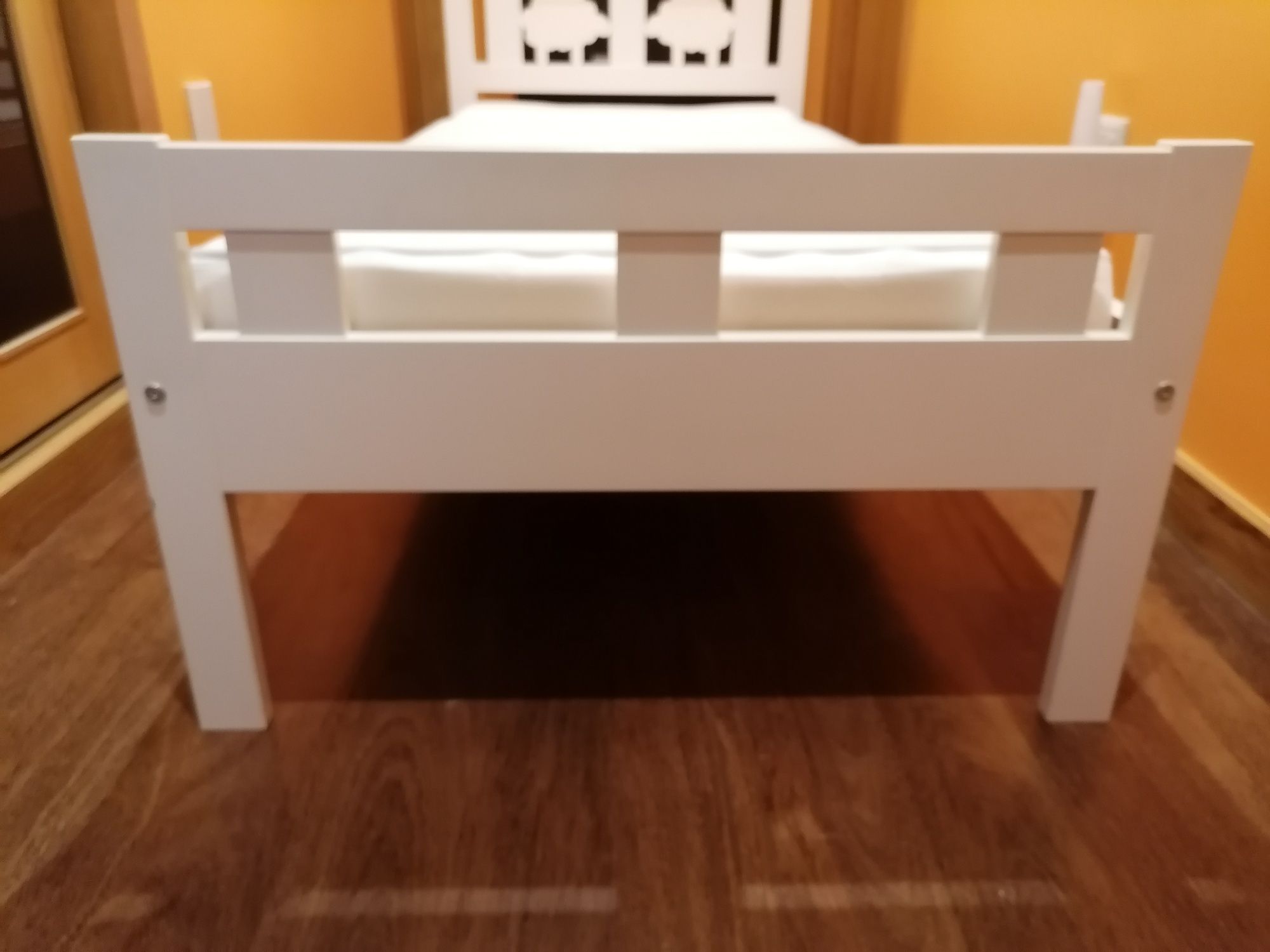 Cama de criança com colchão