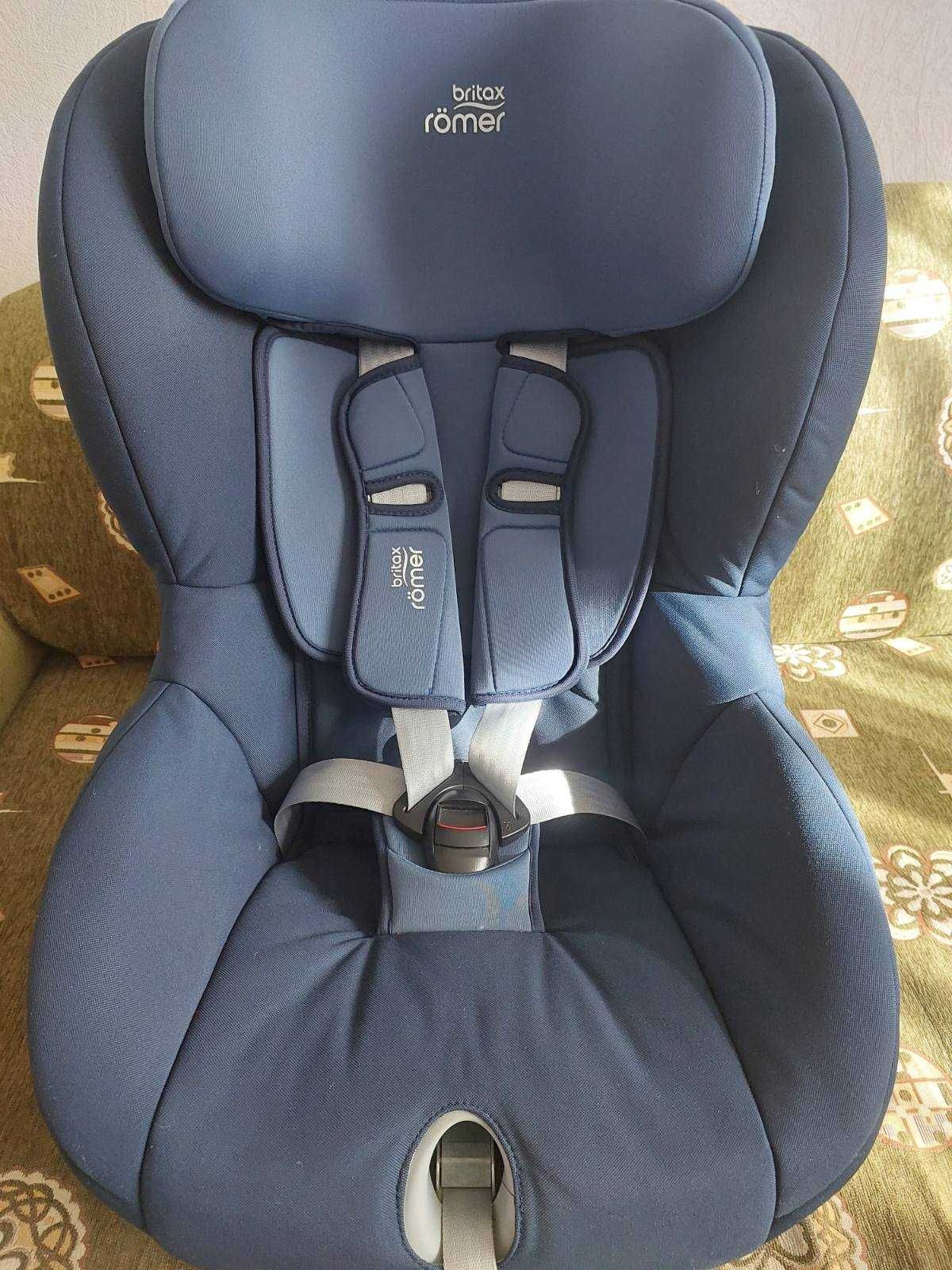 Продам б/у автокрісло Britax Römer KING II