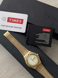 unisex Timex Q Diver TW2V18700 Gold