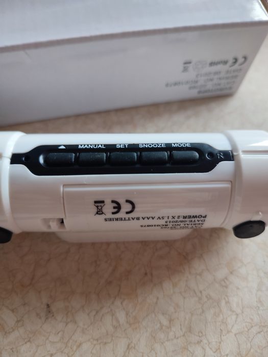 Многофункциональные электронные часы, будильник, термометр, календарь,