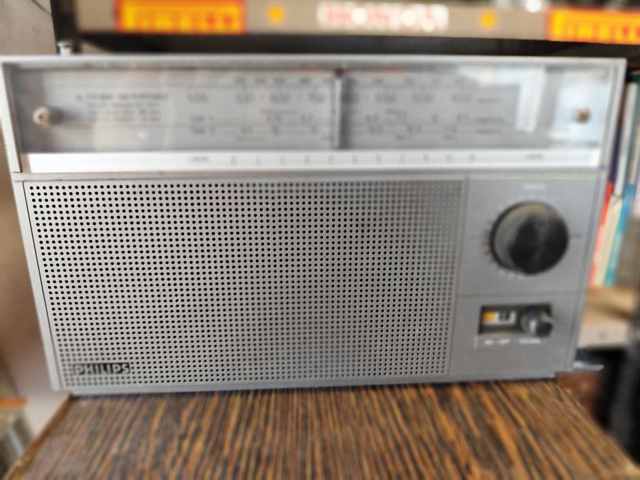 Rádio Phillps AM/MW e, SW.