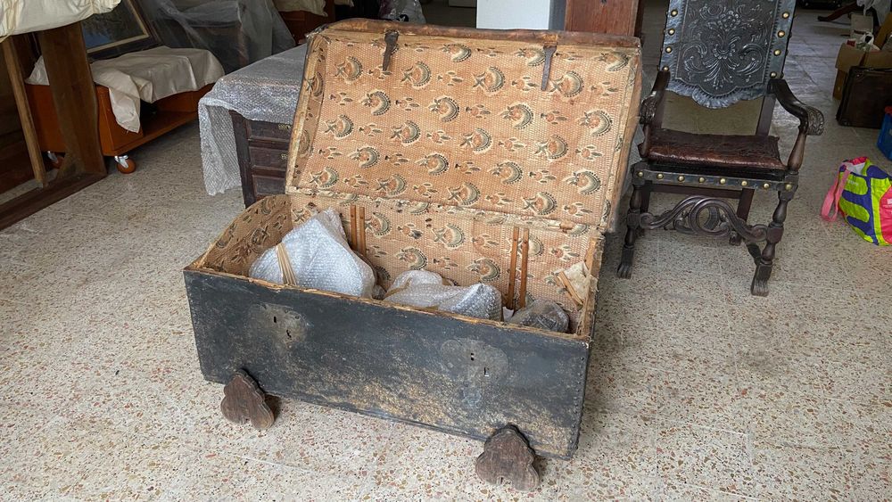 Baú em couro vintage