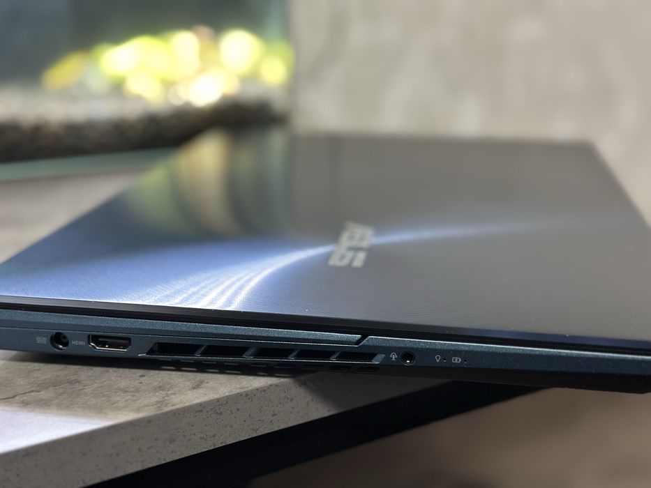 ASUS ZenBook Pro Duo UX582L • OLED 4K • i7 • RTX 3070 • 32GB • 1TB SSD