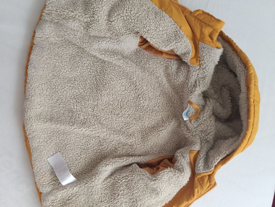 Żółta zimowa kurtka dziecięca