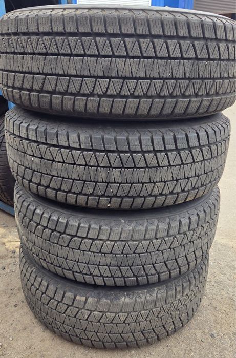 Шини зимові 235/65R18 bridgestone blizzak