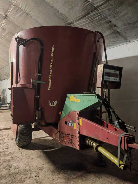 Paszowóz Wóz paszowy mieszalnik Mieszacz Strautmann & Sohne 1050 10m3