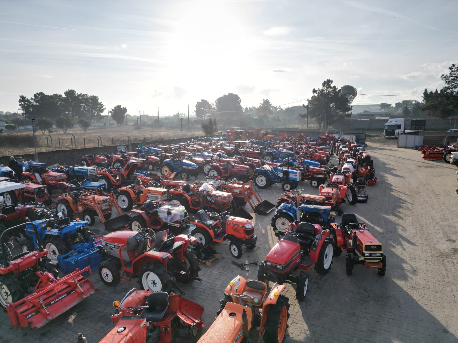 ATENÇÃO. KUBOTA +300 Stock