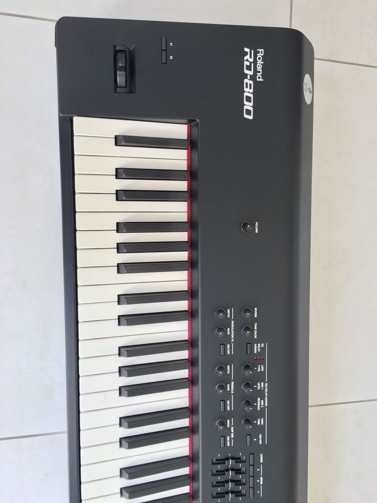 Roland RD-800 na scenę i do studia
