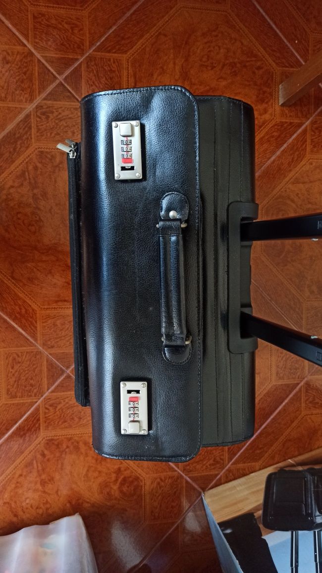 Leder trolley em pele
