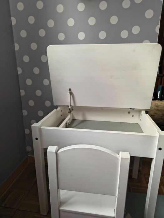 Zestaw stolik z krzesełkiem