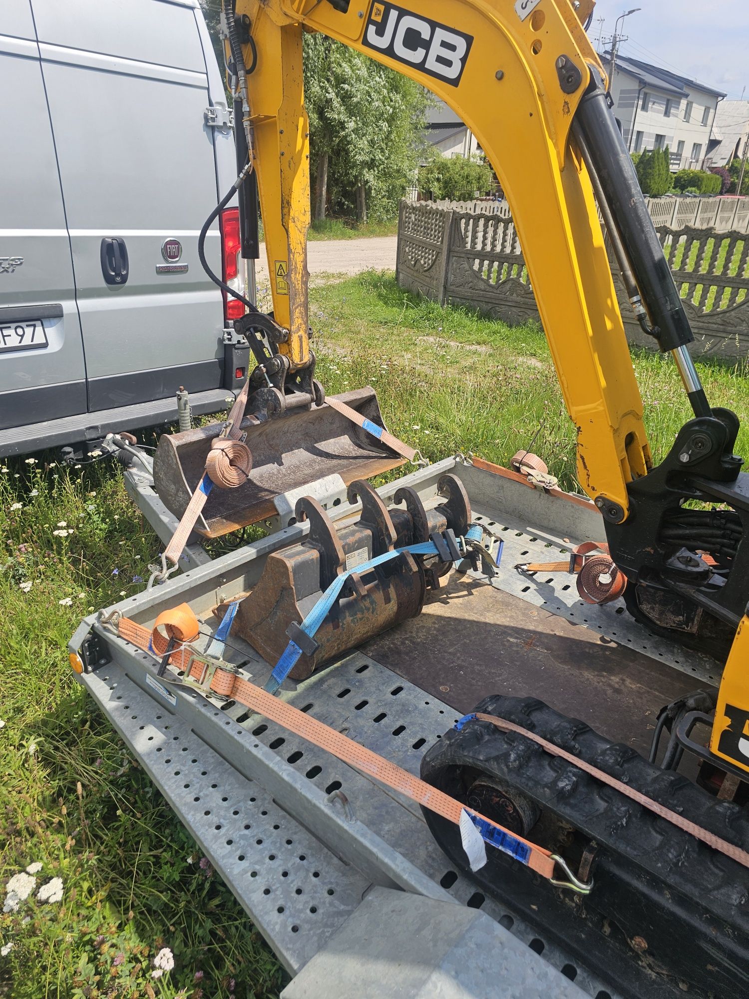 Wynajem koparki JCB 24h  na godziny z dostawą Sam kopiesz!