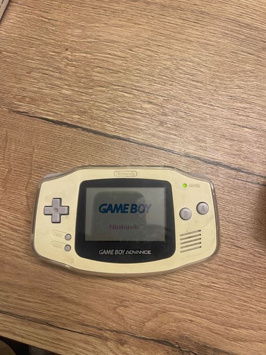 Nintendo Game Boy Advanced + Fifa 2005 картридж