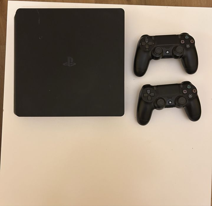 Ps4 slim 1tb 2 pady