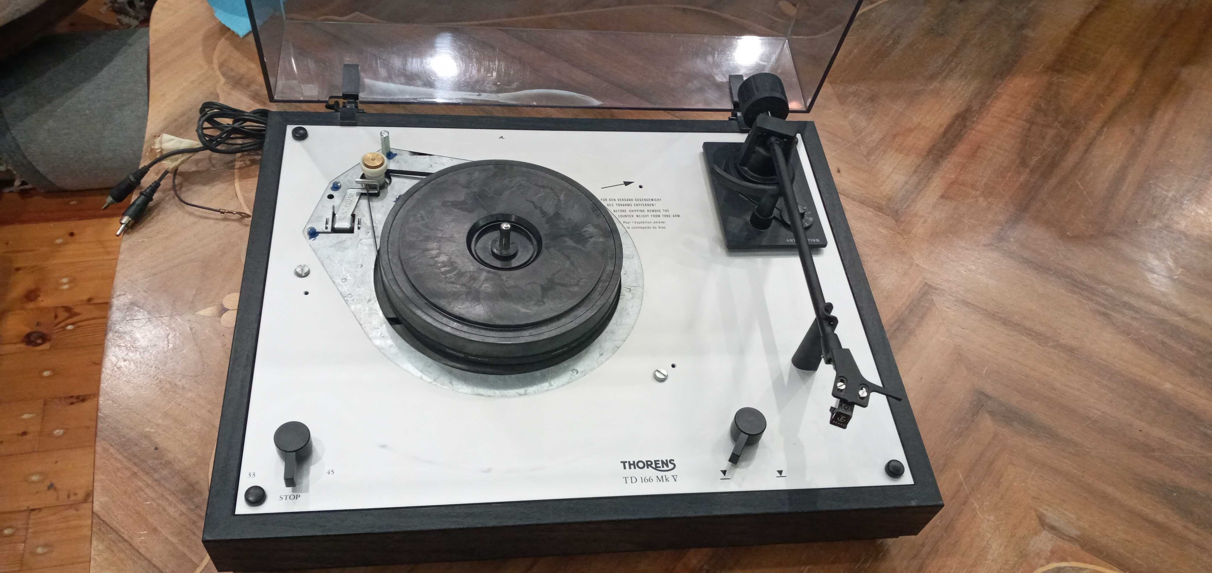 Програвач вінілових платівок Thorens TD-166 MK V.