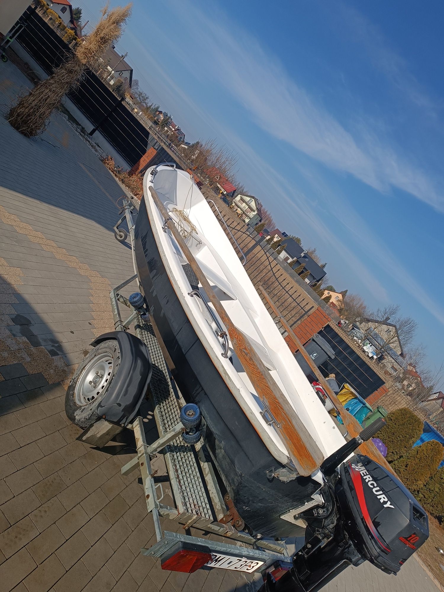Łódka wiosłowo motorowa