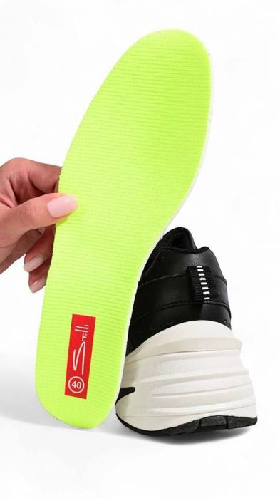 Жіночі кросівки.Знижка!!! Демісезонні.