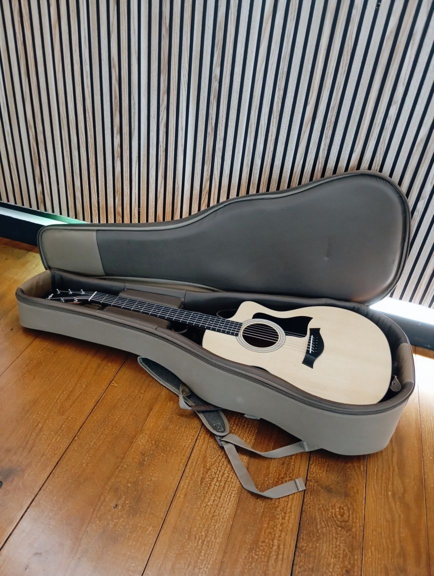 Taylor 114ce Grand Auditorium (como nova)