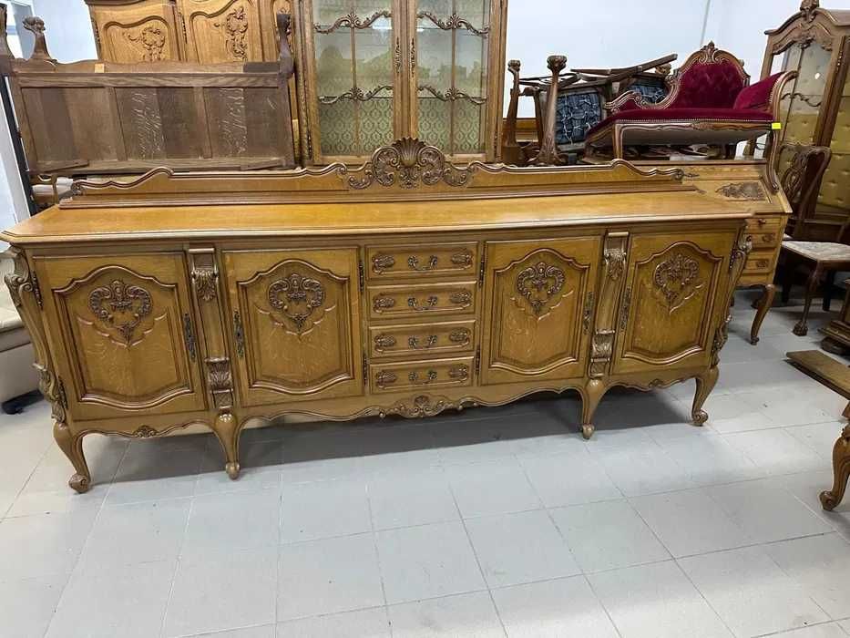 Zestaw mebli do jadalni – witryna + komoda.