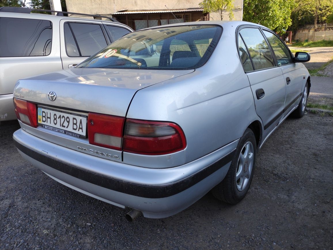 Toyota Carina E 1.6 Бензин