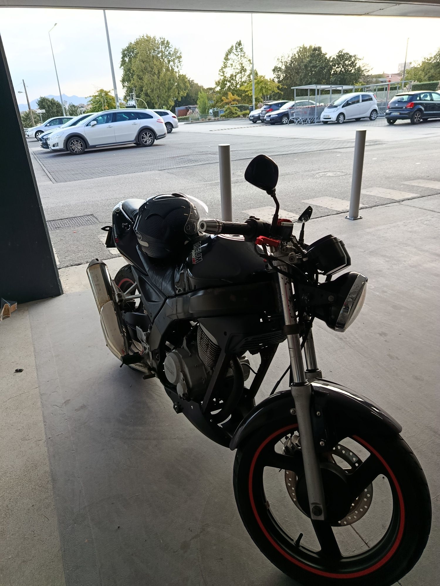 Daelim Roadwin FI 125cc