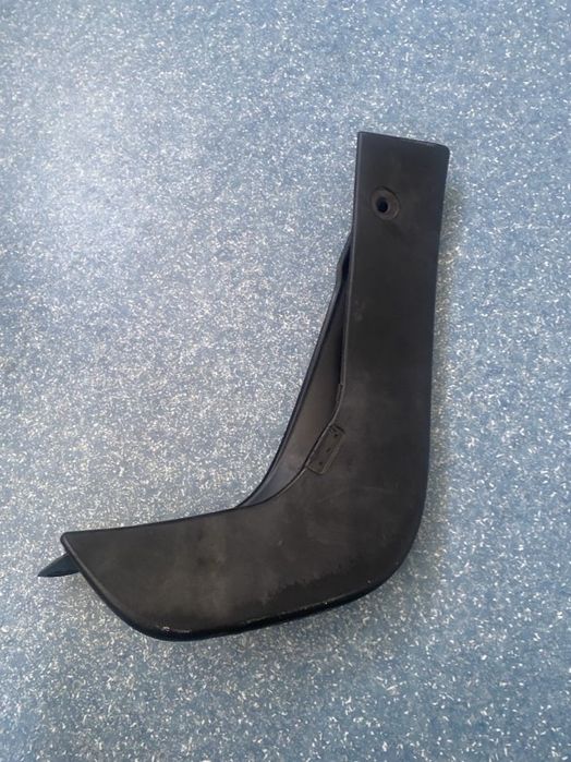 Бризговик на ниссан жук