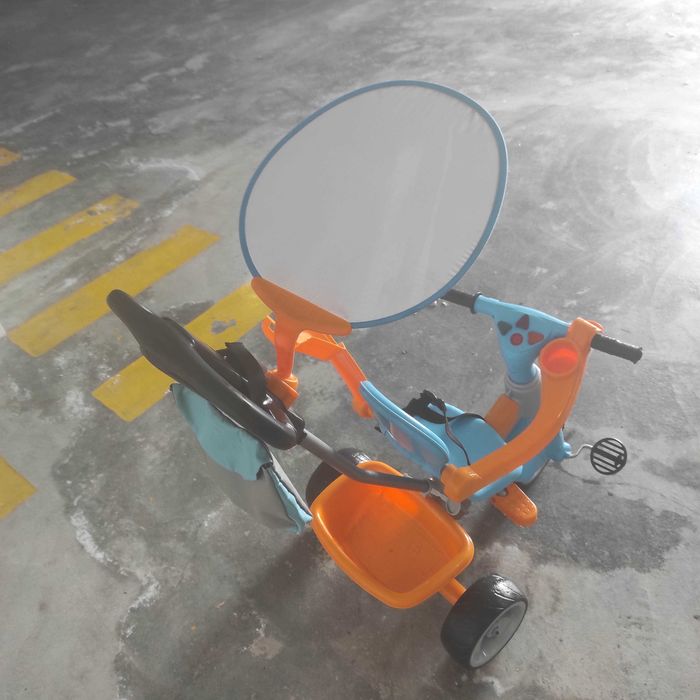 Triciclo para bebê
