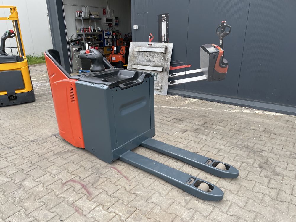 Wózek paleciak elektryczny Linde T 20 sp 2000 kg wózek Rydwan