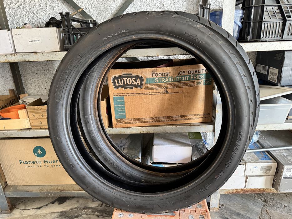 Pneus mota 17  (dois)