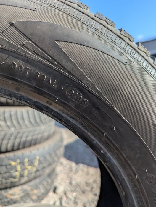 215/60R16 Nokian WR d4 зима