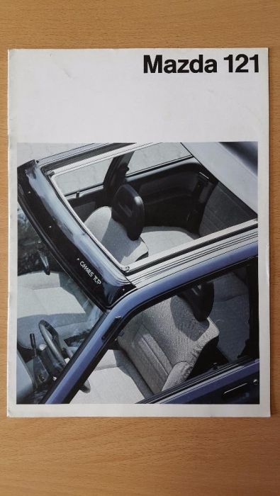 Prospekt Mazda 121. 1989 rok. Język niemiecki