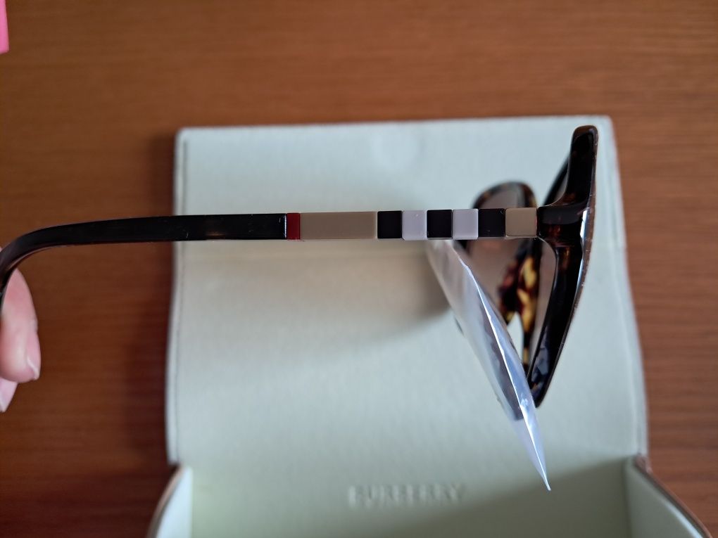 Óculos de sol Burberry NOVOS