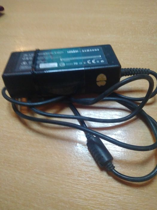 Адаптер 19В /Блок живлення на 19V