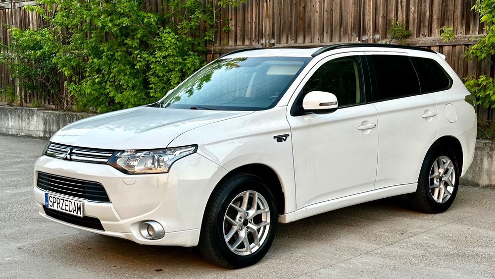 Mitsubishi Outlander 2.0 Plug-In Hybrid, 4X4, Szyberdach