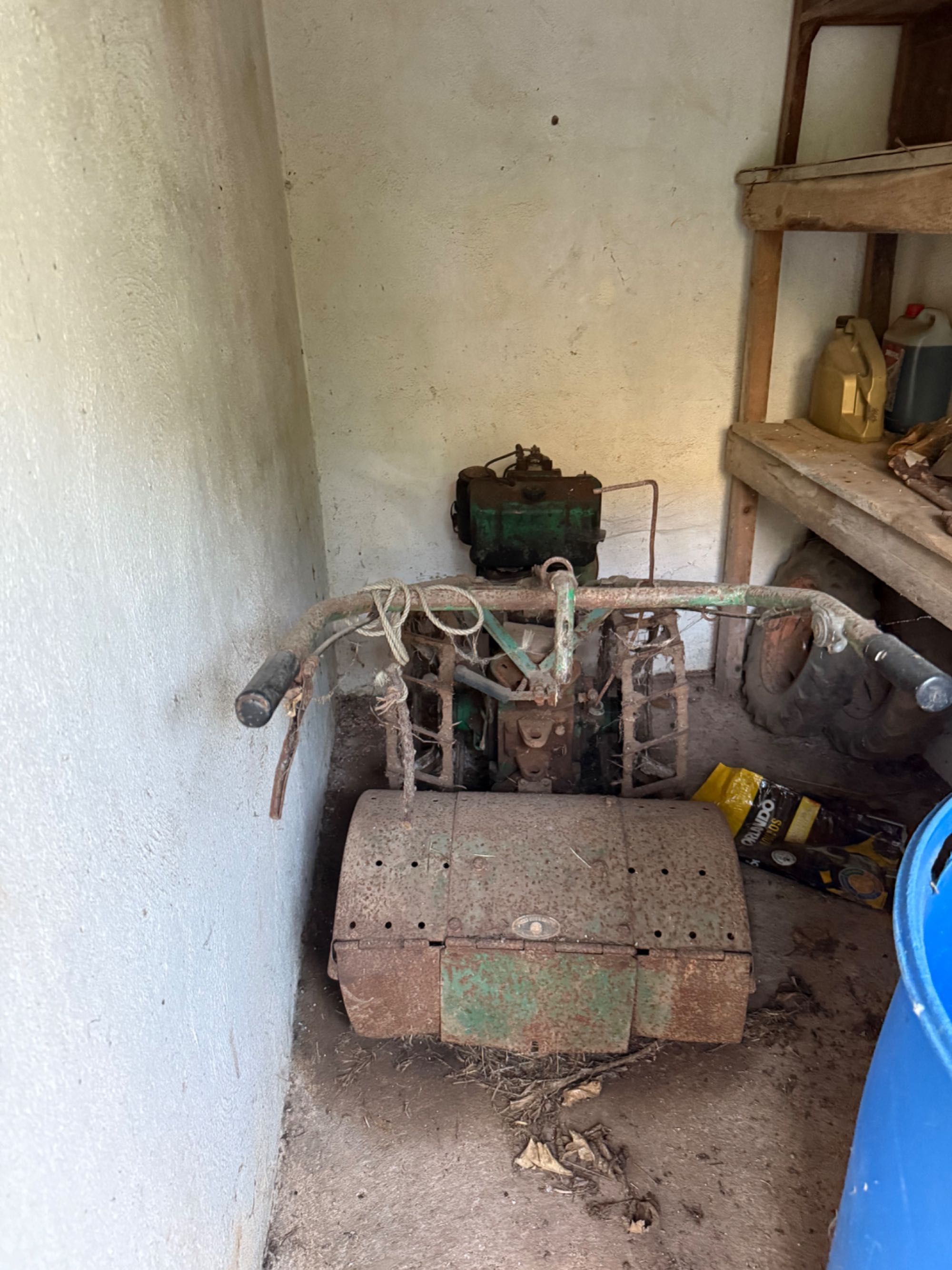 Moto cultivador - trator - alfaias agrícolas