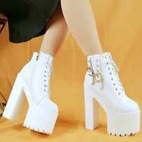 Белые женские ботинки на каблука 34 размер
