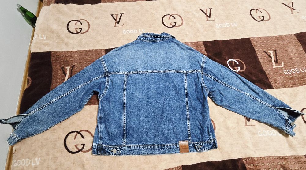 Джинсы и джинсовая куртка Reserved