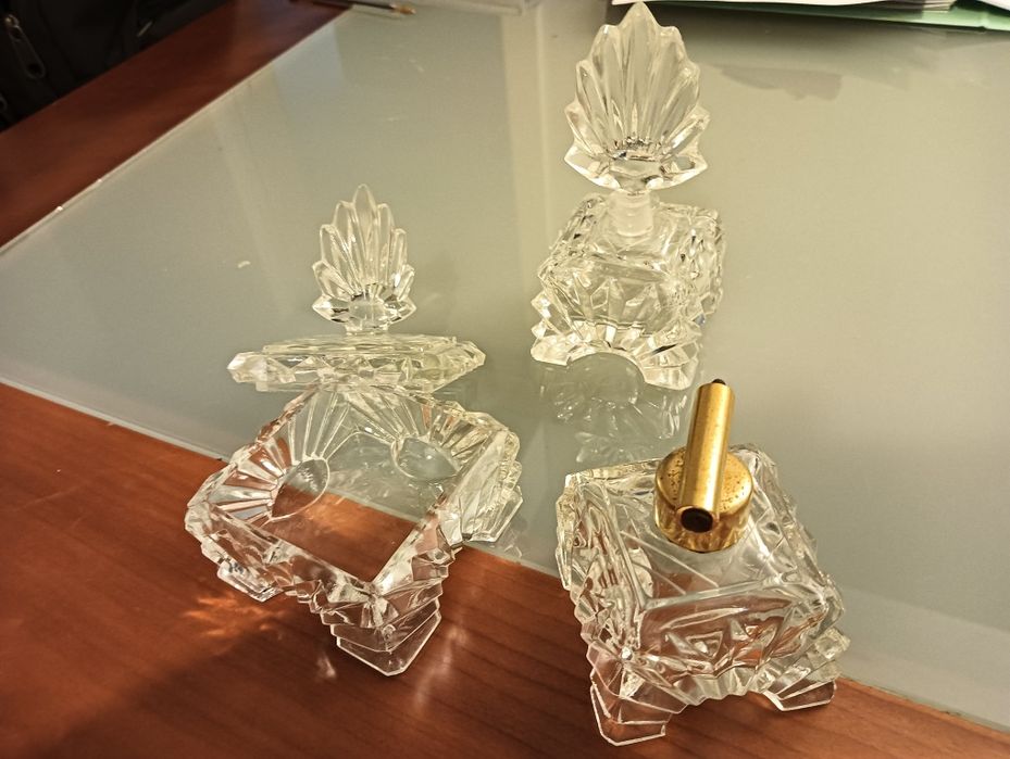 conjunto de 3 frascos de perfume e caixa muito antigos	Vintage*
