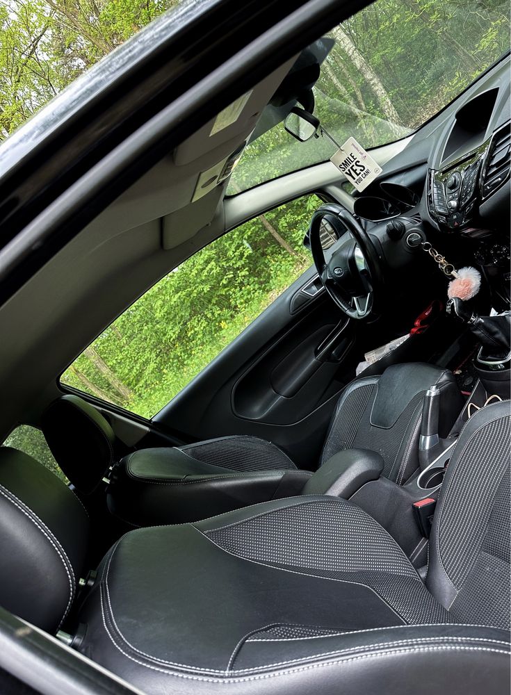 Ford Fiesta mk7 ST-line LED skóra nowy rozrząd i turbo